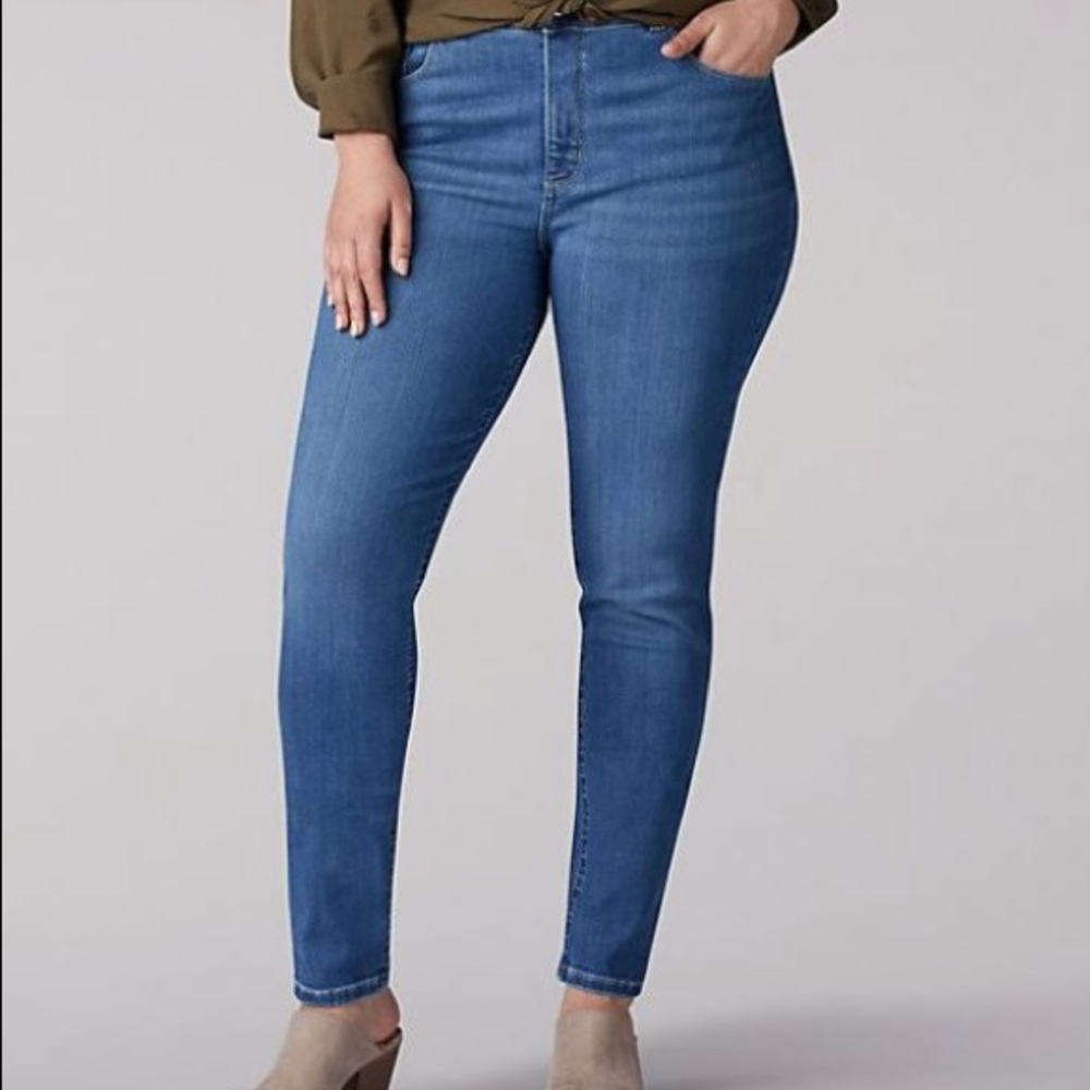 NWT Lee Sculpting Skinny Jeans